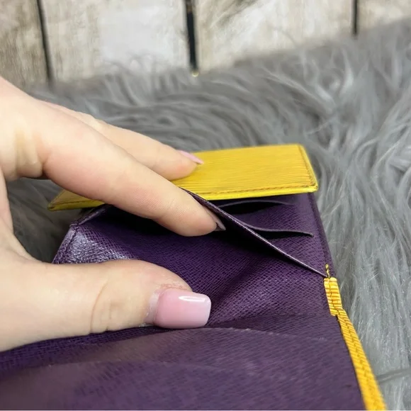 LOUIS VUITTON - Epi compact wallet